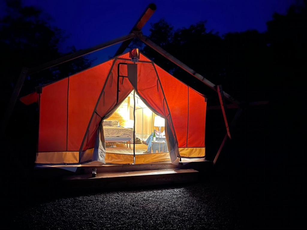 Naturluxe & Stars Watkins Glen Exterior foto
